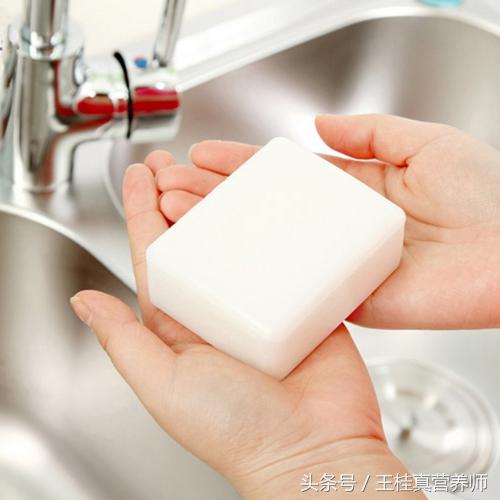 洗衣粉、肥皂、皂粉、洗衣液，洗衣服到底用哪種好？